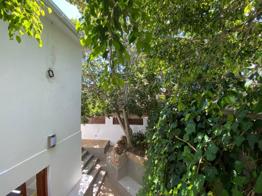 3 Bedroom Property for Sale in Vredehoek Western Cape